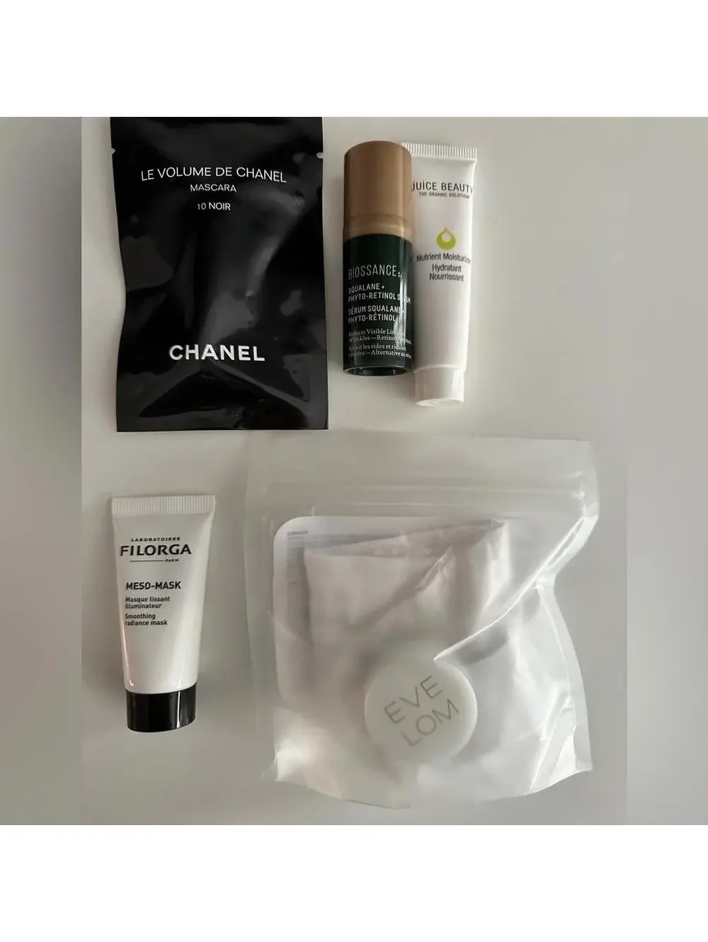 Luxury high end beauty bag of skincare/makeup samples & deluxe trial size bundle